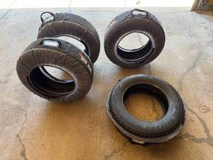Set of 4 Bridgestone Blizzak DM-V2 Studless Winter Tires 225/65R17