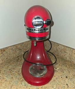 lot 66 image: Used KitchenAid Artisan Stand Mixer in Red