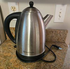 lot 70 image: Russell Hobbs Electric Kettle with Cordless Base