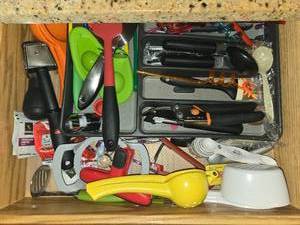 lot 72 image: Assorted Kitchen Tools and Gadgets Collection