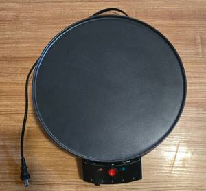 lot 78 image: CucinaPro Crepe Maker Model 1448