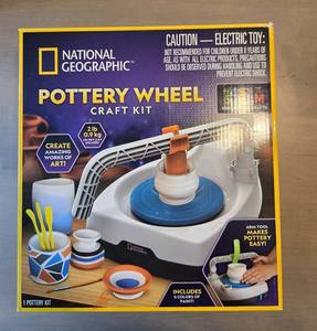 lot 85 image: National Geographic Pottery Wheel Craft Kit for Ages 8