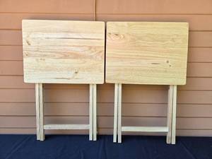 lot 110 image: Set of 2 Wooden Folding TV Trays
