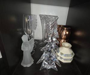 lot 147 image: Collection of Crystal Glassware and Decorative Items