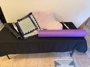 lot 164 image: Collection of Fitness and Relaxation Equipment