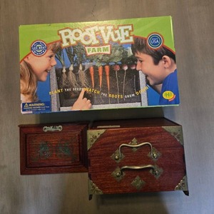 lot 181 image: Vintage Mahjong Set with Wooden Case and Root-Vue Farm Kit