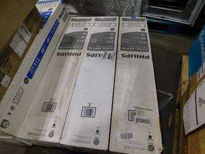 lot 98 image: Philips 40-Watt 4 ft. ALTO Supreme Linear T12 Fluorescent Tube Light Bulb, Cool White (4100K) (30-Pack)