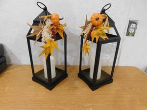 lot 47 image: (2) LANTERN TABLE DECOR