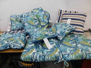 lot 57 image: INDOOROUTDOOR CUSHION LOT