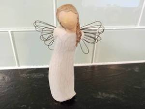 lot 8 image: Willow Tree Thank You Figurine 5 t...
