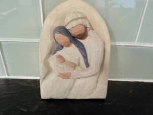 lot 12 image: Willow Tree A Child is Born 6 x 4 ...