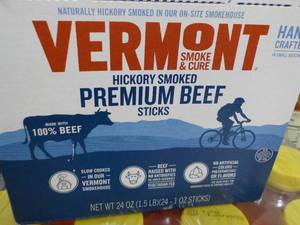 lot 115 image: 24 Sticks Vermont Premium Beef Stic...