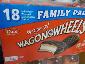 lot 117 image: 18 Individually Wrapped Wagon Wheel...