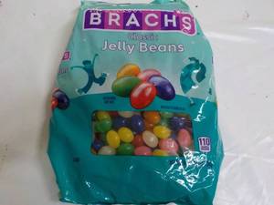 lot 123 image: 54 oz Jelly Beans...