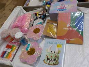 lot 142 image: Party Products...