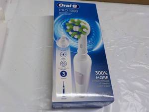 Oral B Pro 1000 Rechargeable Toothb...