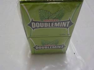 lot 249 image: Double Mint 150 Sticks Gum...