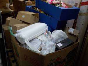 lot 259 image: Pallet of Unclaimed and New Oversto...