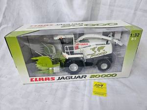 lot 104 image: Siko CLAAS 132 Scale Jaguar RU600 Collectors Ltd. Ed.