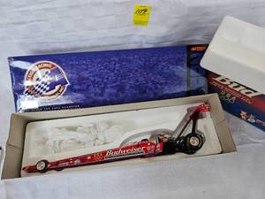 lot 109 image: NASCAR 124 scale Dragster
