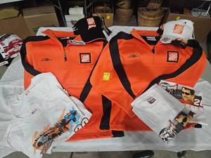 lot 113 image: Tony Stewart #20 Car Vintage NASCAR Apparel