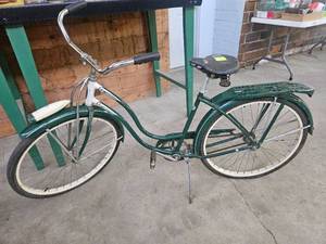 lot 262 image: 1950s SCHWINN HORNET