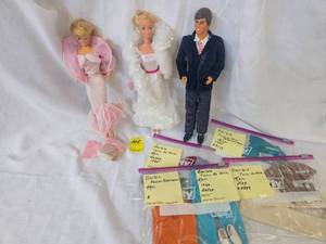 lot 268 image: PERFUME PRETTY BARBIE, CRYSTAL & KEN