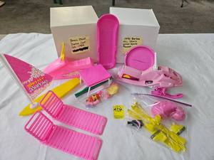 lot 276 image: BARBIE SURF & ALL STARS WINTER SPORTS SETS