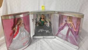 lot 284 image: HOLIDAY BARBIES 2001, 2004, 2005