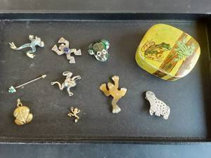 lot 11 image: Collection Of Frogs Trinket Box & Brooches