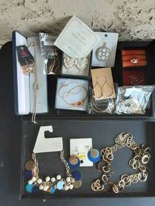 lot 21 image: Contents On 2-Trays (Assorted Goldtone Jewelry)