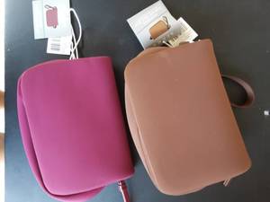 lot 30 image: 2-NEW Crossbody Bags (Lululemon Style)