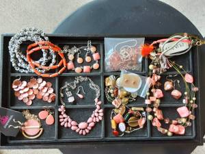 lot 34 image: Contents On Tray - Assorted Jewelry