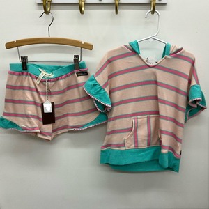 lot 91 image: Matilda Jane Size 8 two piece terry hooded top and shorts set
