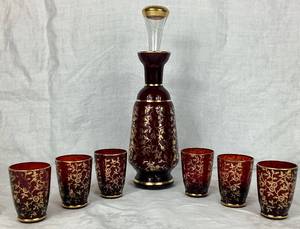 lot 43 image: Vintage Venitian Red Gold Gild Decanter with 6 Glasses