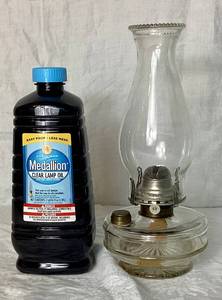 lot 44 image: White Flame Light Company Clear12.5H - 5.5W Glass Oil Lamp with Clear Lamp Oil