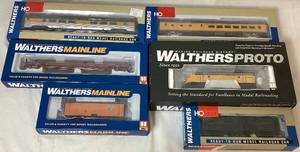 lot 9 image: Walthers HO Scale Model Railroad Cars Bundle - Walthers Proto, Mainline and Ready to Run