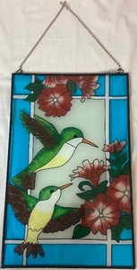 lot 89 image: Hummingbird Stained Glass Artwork - 10.3 W x 16.25 H