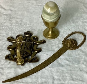 lot 75 image: 3Pc Assortment of Vintage Brass