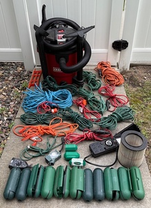 lot 131 image: Craftsman 12 Gallon 5.5 peak HP Corded WetDry Shop Vacuum and Variety of Extension Cords
