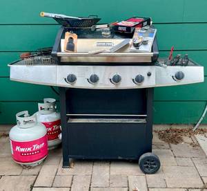 lot 140 image: Savor Pro Gas Grill with 2 Propane Tanks and Grilling Accessories
