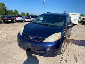 lot 14 image: 2006 Toyota Sienna