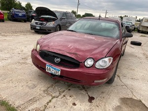 lot 21 image: 2005 Buick Lacrosse