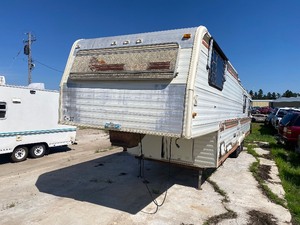 1985 Cree 5th wheel