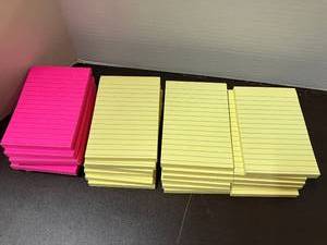 lot 145 image: 3M Large Lined Post-It Notes