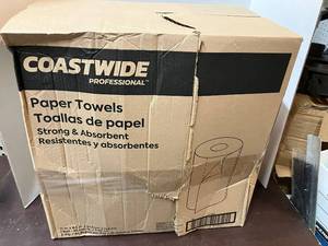 lot 9 image: Paper Towels