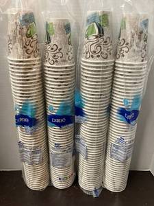 lot 27 image: Dixie PerfecTouch Cups
