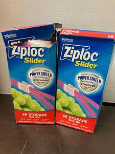 lot 73 image: Ziploc Slider Gallon Bags