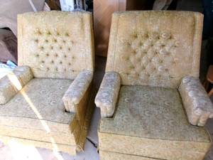 lot 4 image: 2 Vintage Yellow Swivel Rocking Chairs