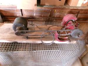 lot 22 image: Vintage Sickle Grinder WMotor